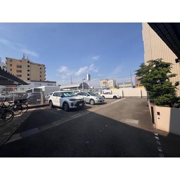 豊中市服部元町マンション 駐車場