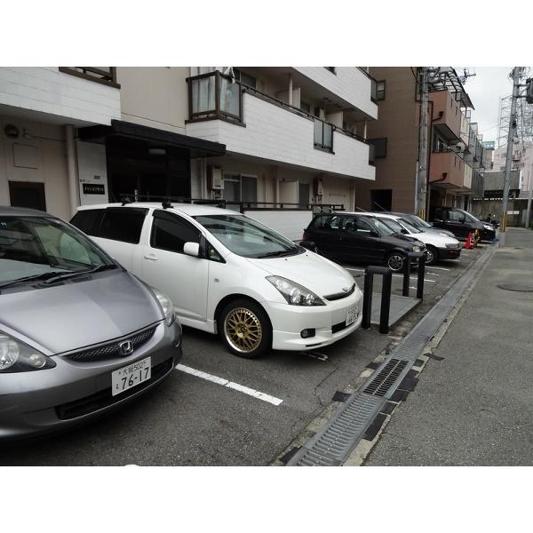 豊中市箕輪マンション 駐車場
