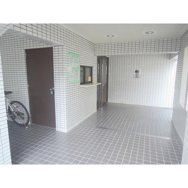豊中市本町マンション エントランス