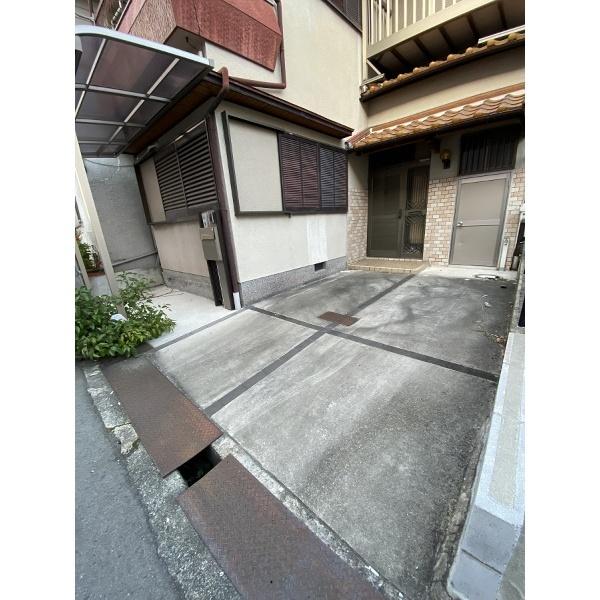 豊中市三和町一戸建 駐車場