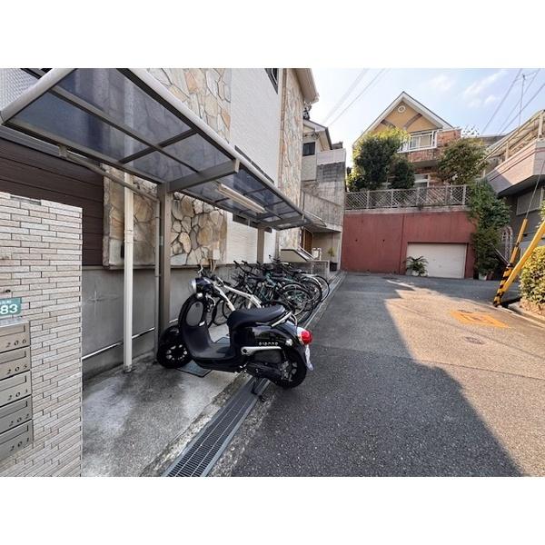 豊中市刀根山元町アパート 駐車場