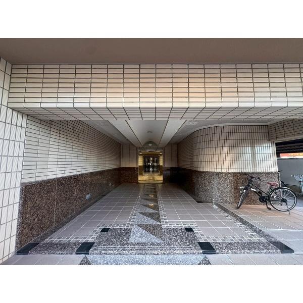 豊中市岡上の町マンション エントランス