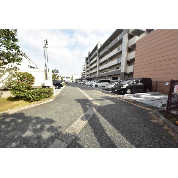 豊中市曽根東町マンション 駐車場