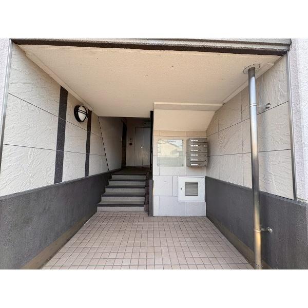 豊中市向丘マンション エントランス