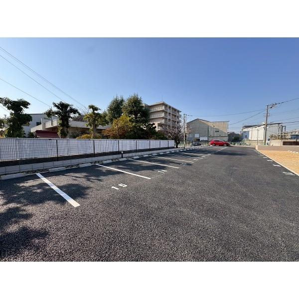 豊中市三和町マンション 駐車場