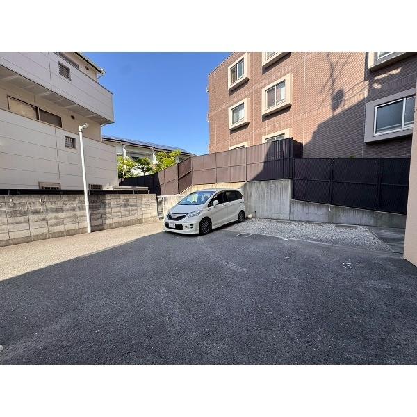 豊中市中桜塚マンション 駐車場