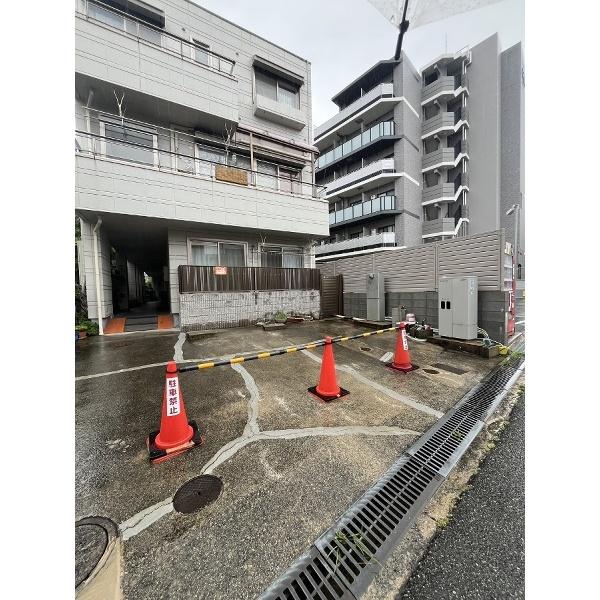 豊中市螢池西町マンション 駐車場