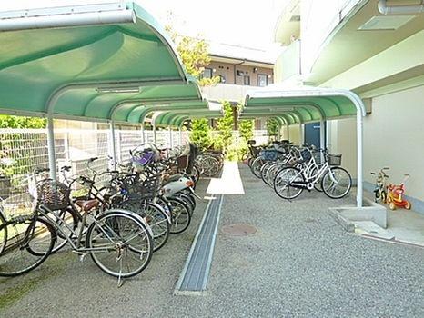 豊中市柴原町マンション 駐車場