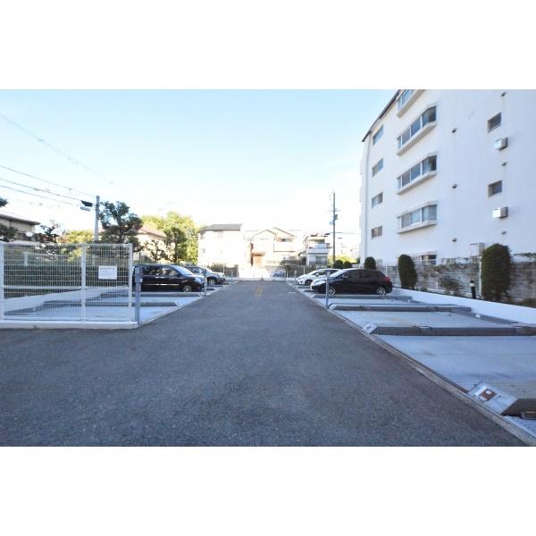 吹田市江坂町マンション 駐車場