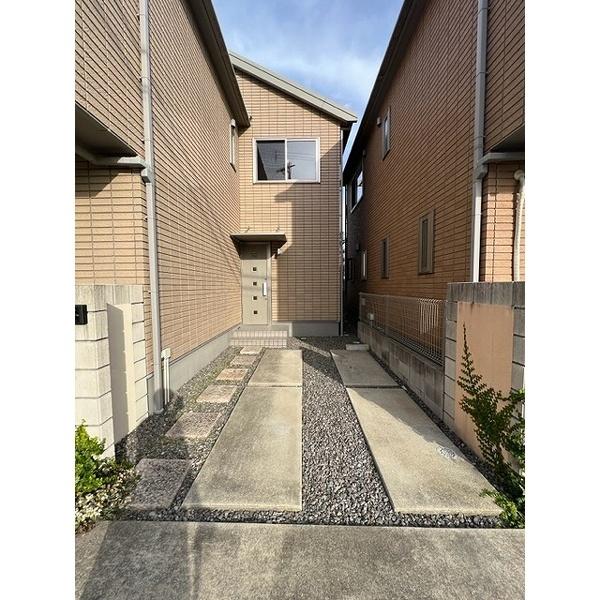 豊中市桜の町一戸建 駐車場
