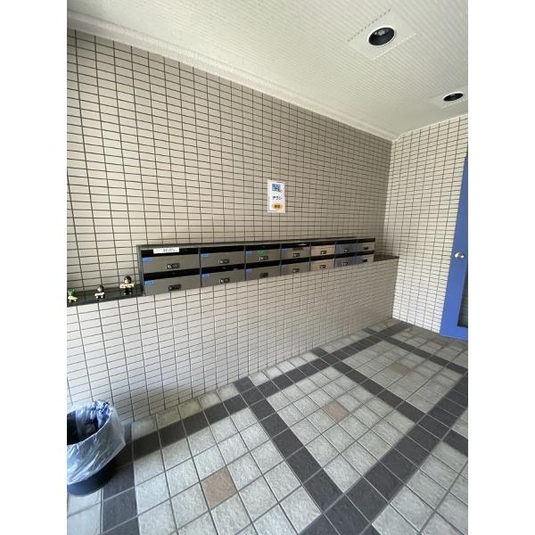 豊中市服部元町マンション エントランス