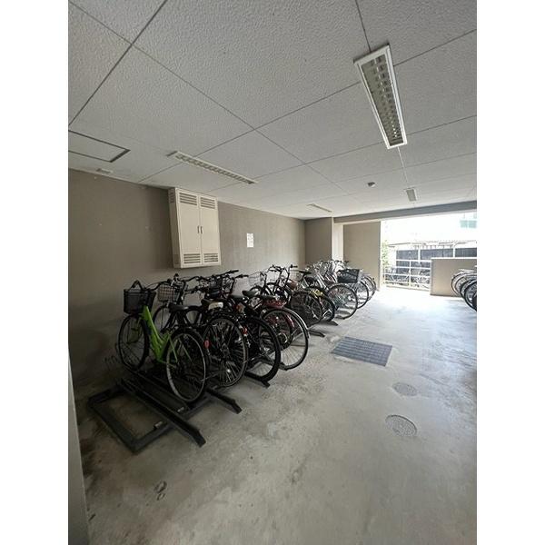 豊中市三国マンション 駐車場