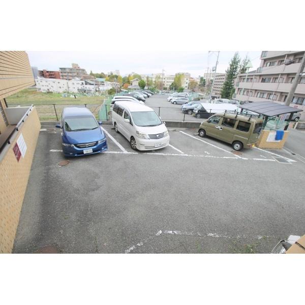 豊中市西泉丘マンション 駐車場