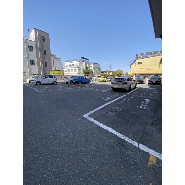 豊中市服部南町マンション 駐車場