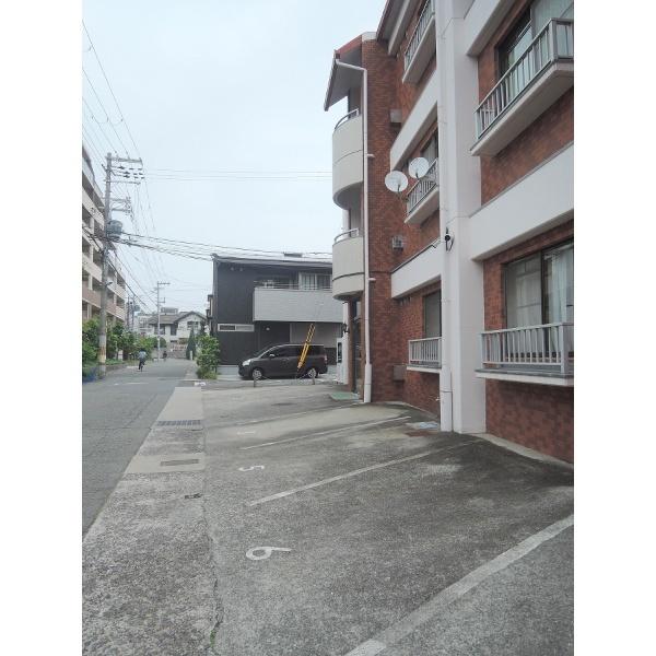 豊中市末広町マンション 駐車場