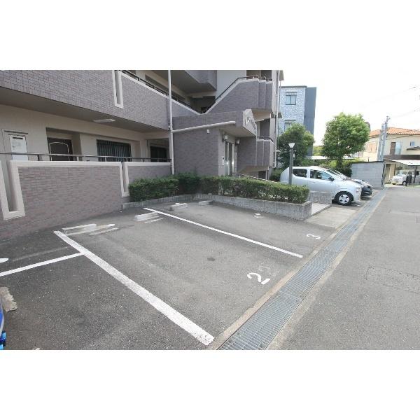 豊中市東泉丘マンション 駐車場