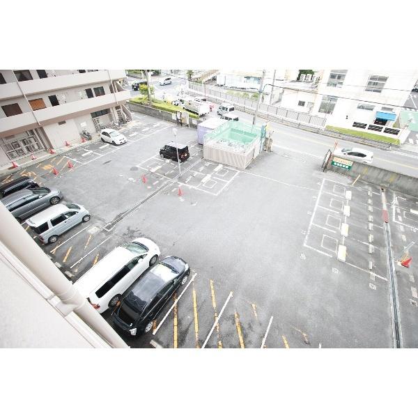 豊中市庄内東町マンション 駐車場