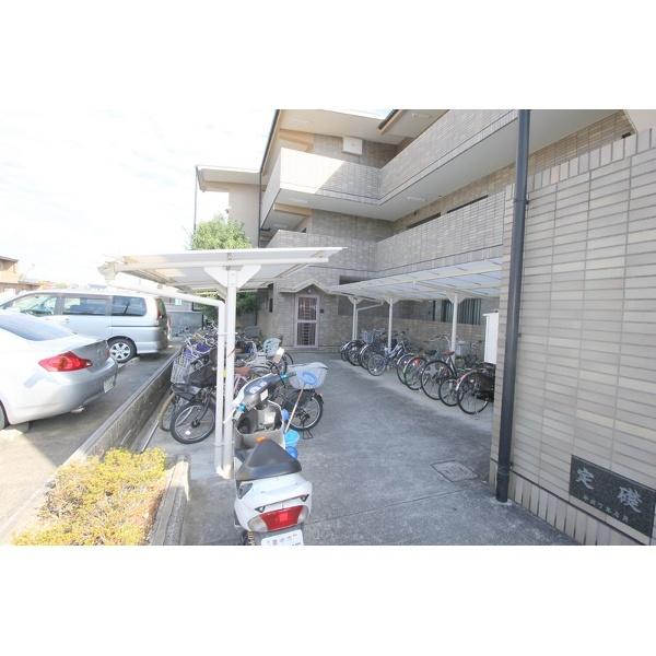 豊中市宮山町マンション 駐車場