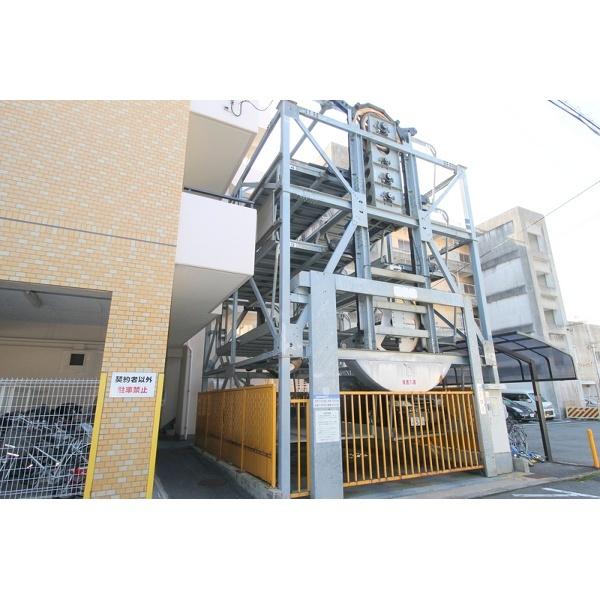 豊中市新千里東町マンション 駐車場