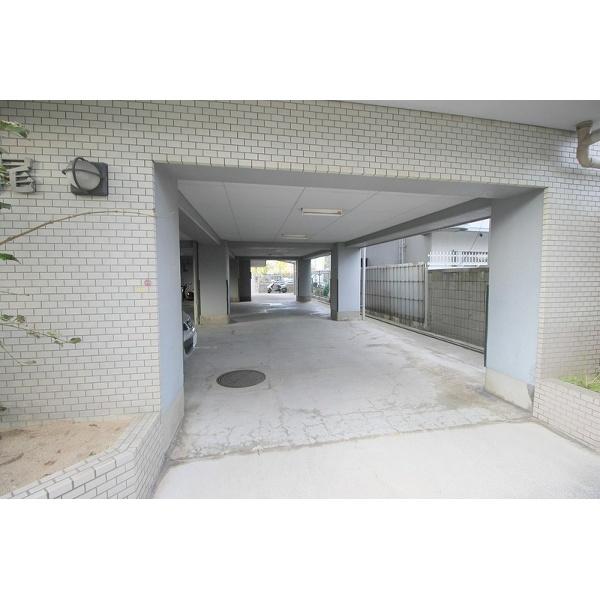 豊中市柴原町マンション 駐車場