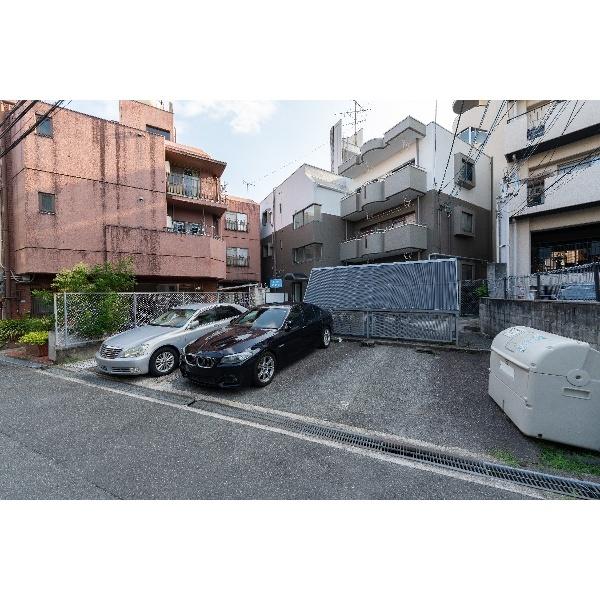 豊中市東豊中町マンション 駐車場