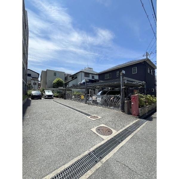 豊中市中桜塚マンション 駐車場