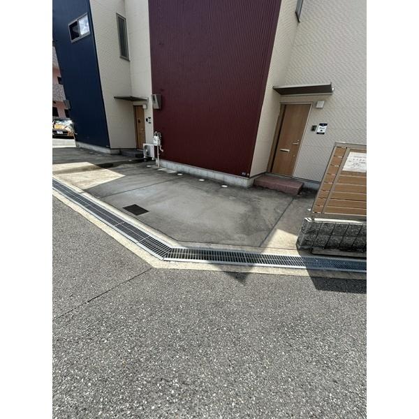 豊中市北条町一戸建 駐車場