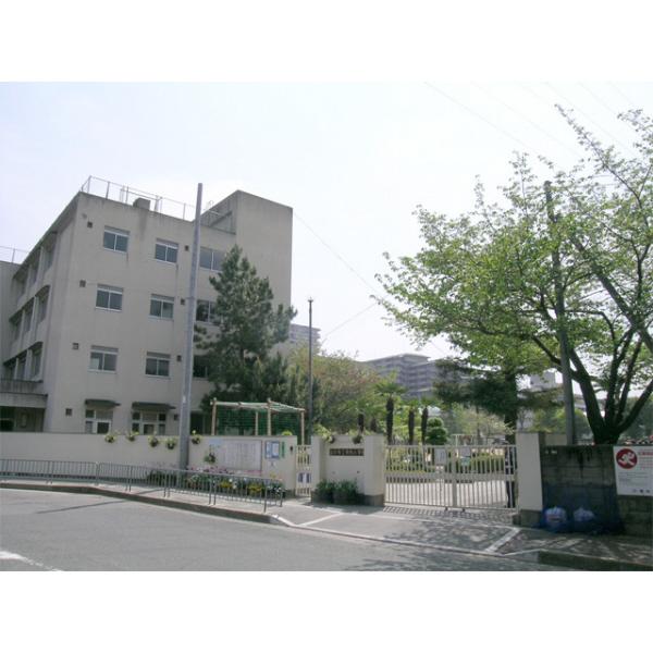 寺内小学校：449m