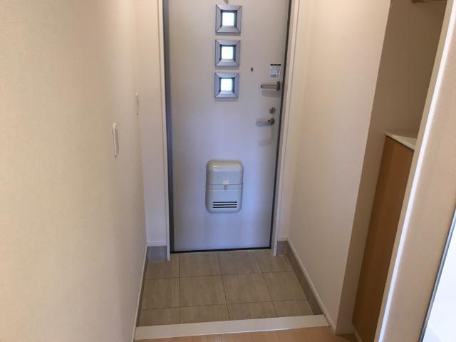 ベルゾーネ中村 玄関