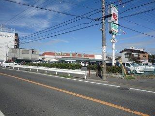 スーパータイヨー酒々井店：567m