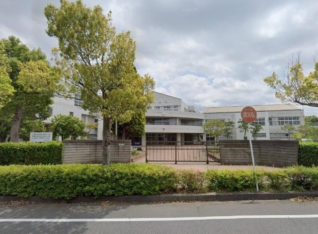 佐倉市立臼井南中学校：1102m