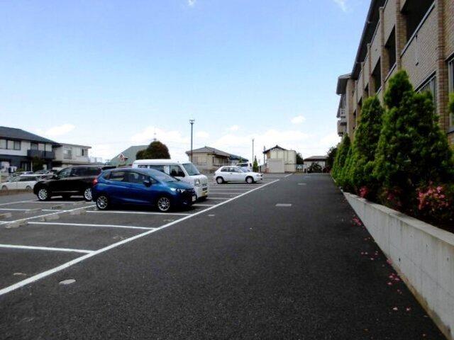 アヴェニール志津　A（105） 駐車場