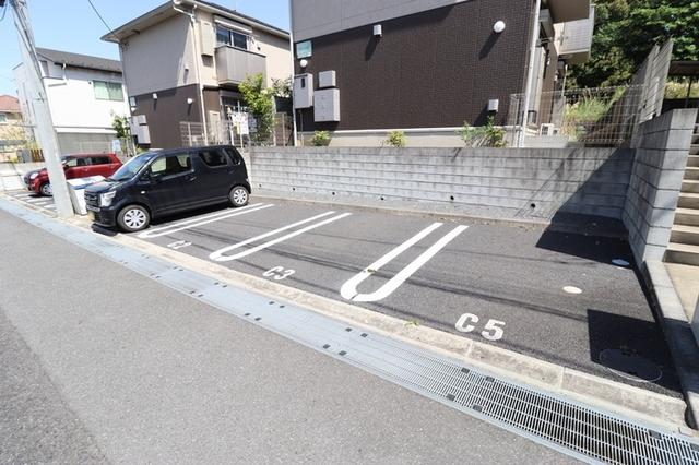 アインス　C棟（201） 駐車場