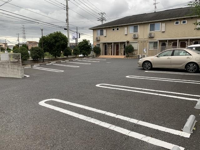 コンフォート　プレジオ（101） 駐車場
