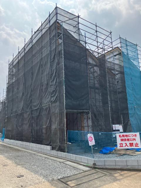 建築中