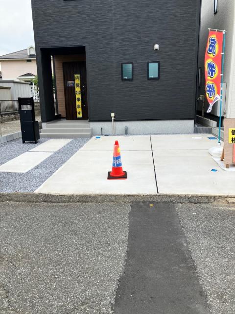 駐車スペース２台あり(車種による)