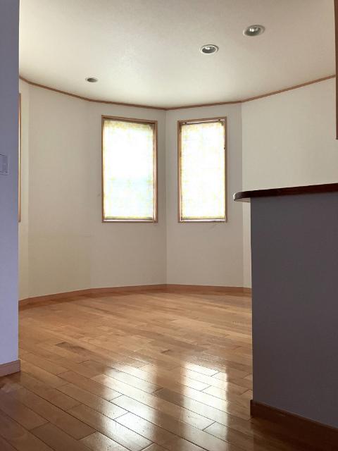 佐倉市井野１６１０　中古戸建 リビング