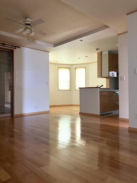 佐倉市井野１６１０　中古戸建 リビング