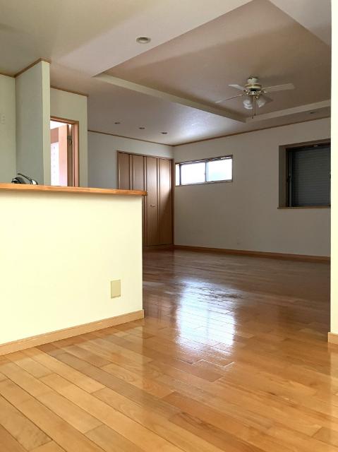佐倉市井野１６１０　中古戸建 リビング