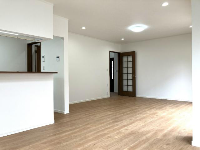 佐倉市中志津２丁目　中古戸建 リビング