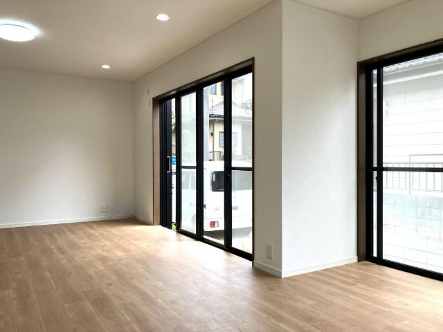 佐倉市中志津２丁目　中古戸建 リビング
