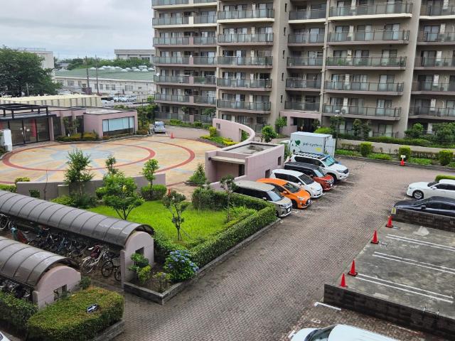ツインエルシティ千葉弐番館 駐車場
