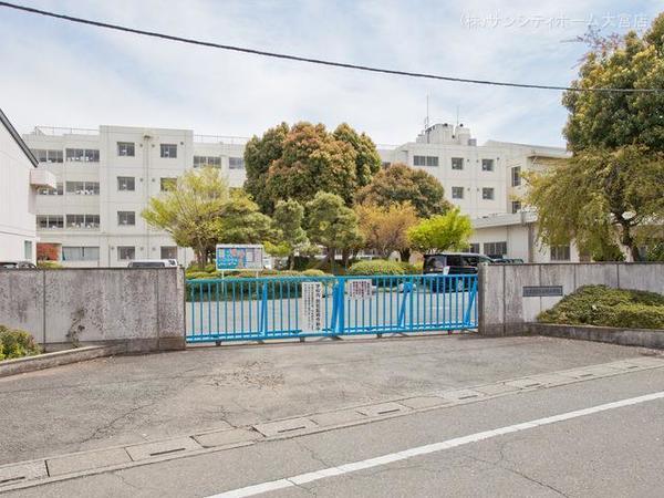 上尾市立大石北小学校：594m