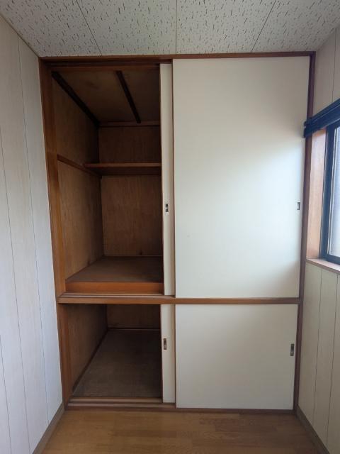石戸戸建貸家 収納