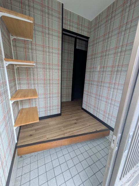 石戸戸建貸家 玄関