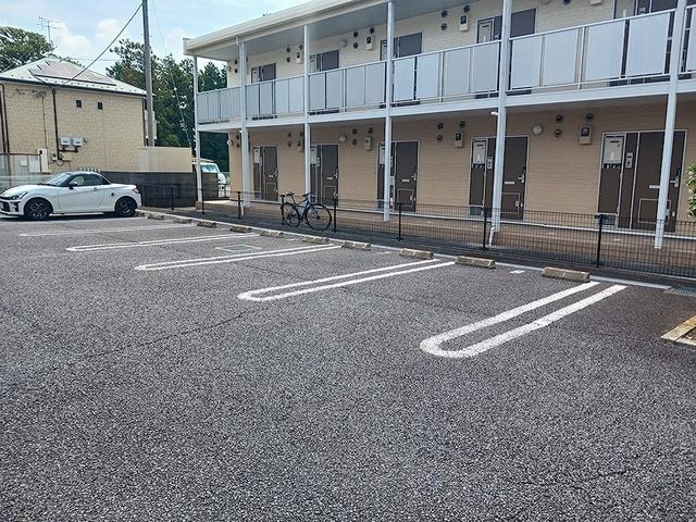 パインズデフィⅡ（103） 駐車場
