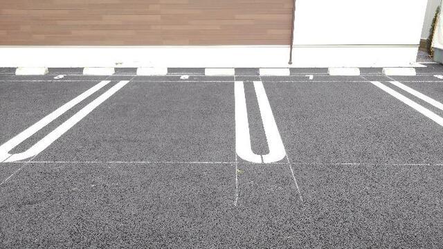 ウォールデンステート（102） 駐車場