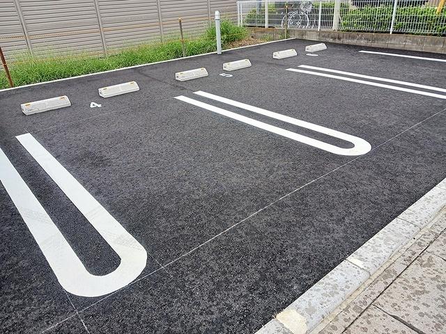 フローラル（203） 駐車場
