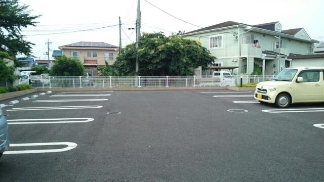 エミーナＡ（203） 駐車場