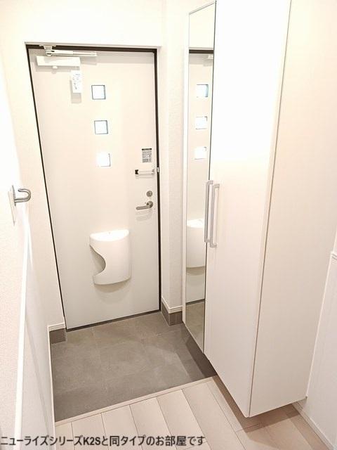 クレッセント（103） 玄関